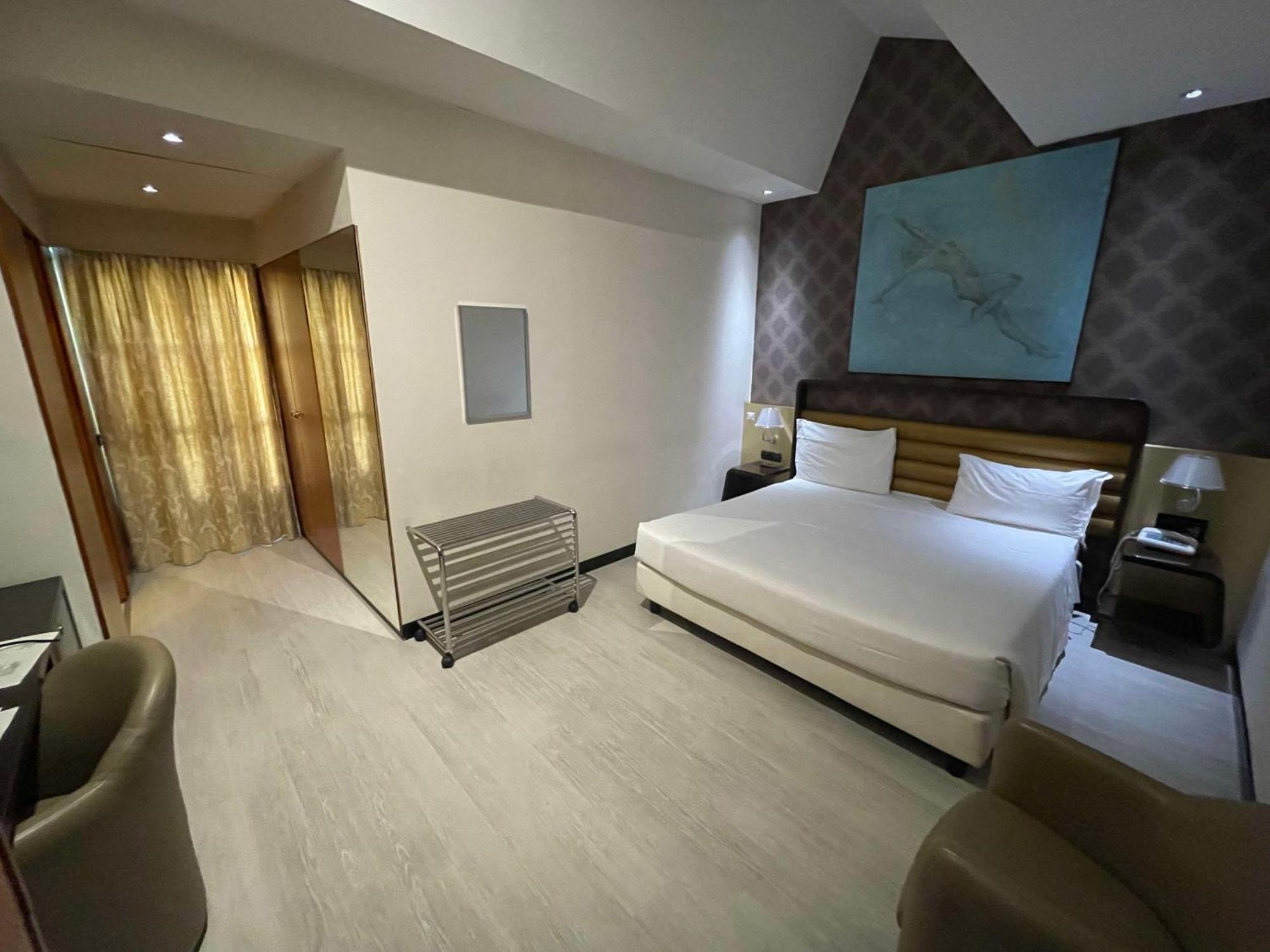 Sure By Western Centre Hotel 4*