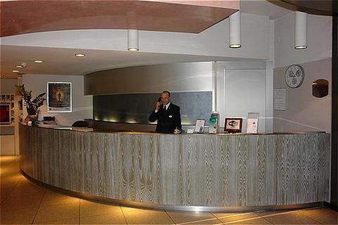 Hotel Sure By Western Centre